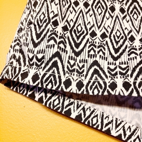 American Eagle | Women’s Aztec Print Short Shorts (Size 0) - Picture 5 of 11